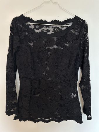 Neues elegantes Spitzenoberteil in schwarz