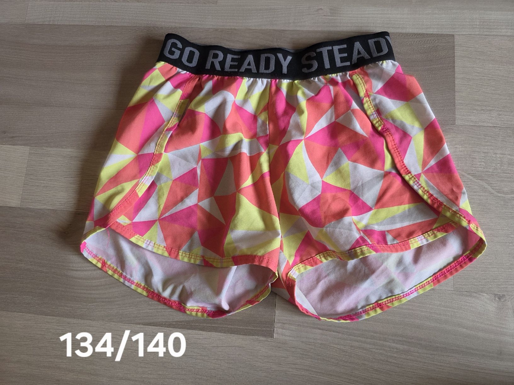 Pantaloni: Shorts Sporthose 134/140 – Usato da St. Peterzell venduto da upcycling_