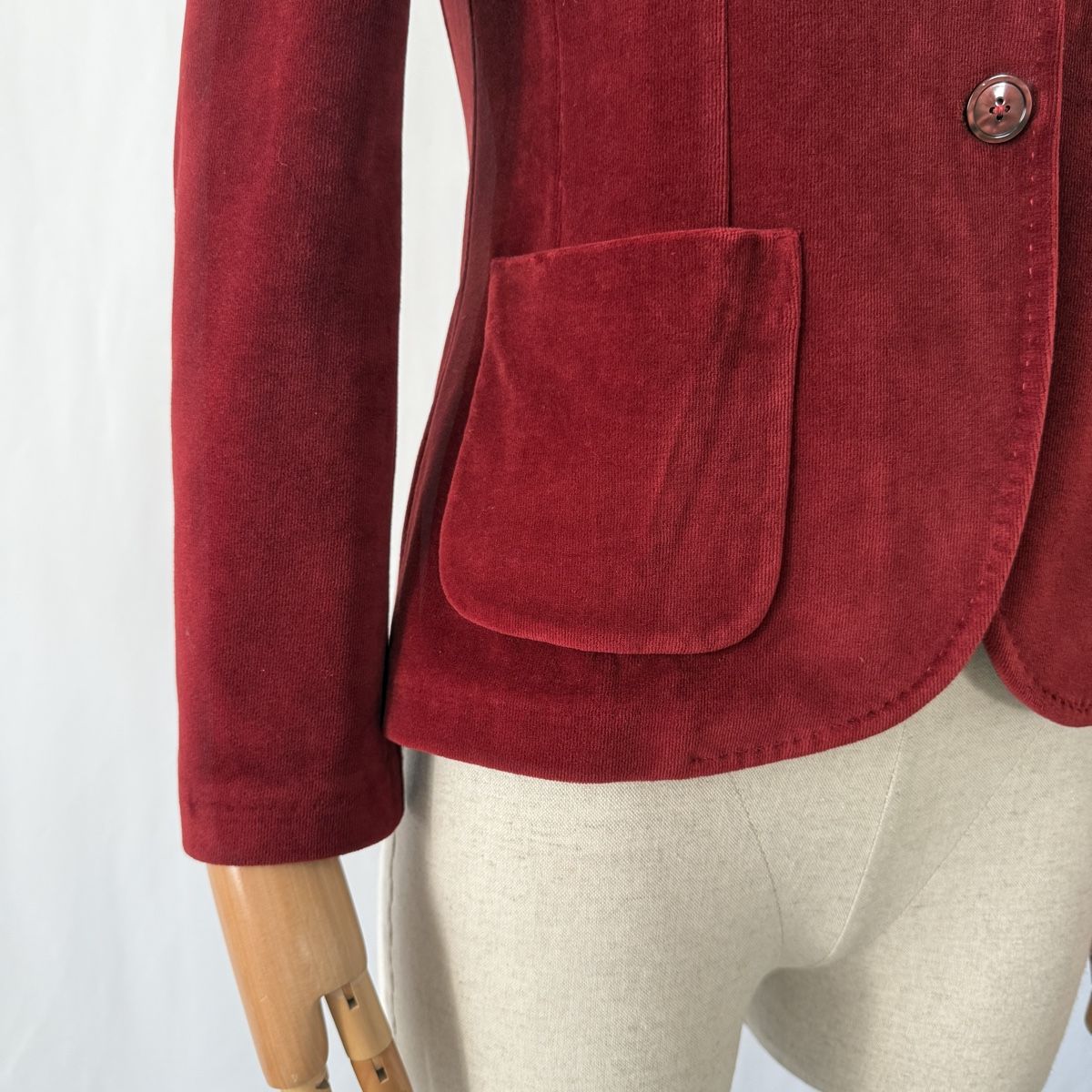 Circolo Giacche: CIRCOLO 1901 Red Velvet Blazer – Nuovo (secondo la descrizione) da Emmen venduto da Avviivva_Com2023 2