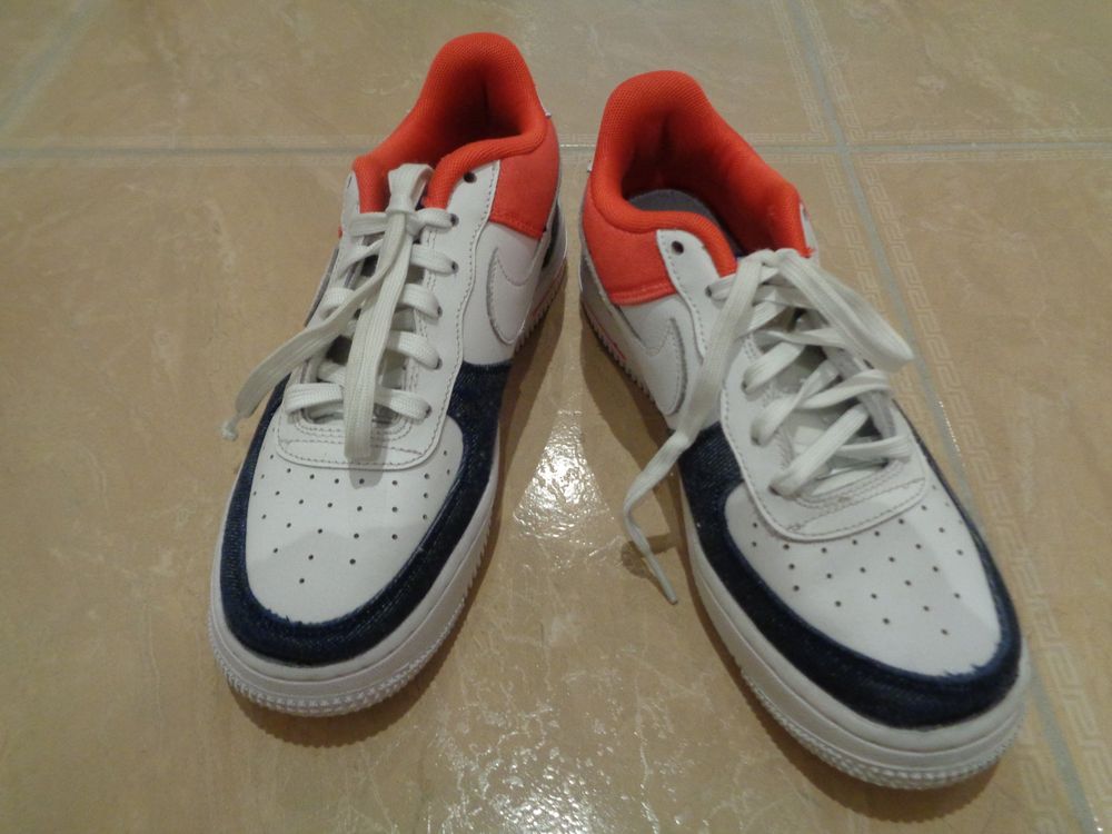 Nike Chaussures hommes: Nike Air Force 1, 38.5 Top Zustand – D'occasion à Klingnau par Markus14