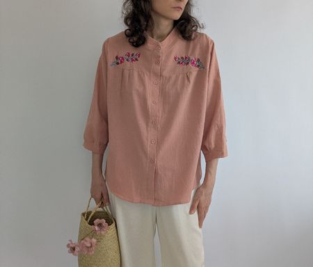 Rosafarbene Bluse mit Blumenstickerei, Grösse S, Top!
