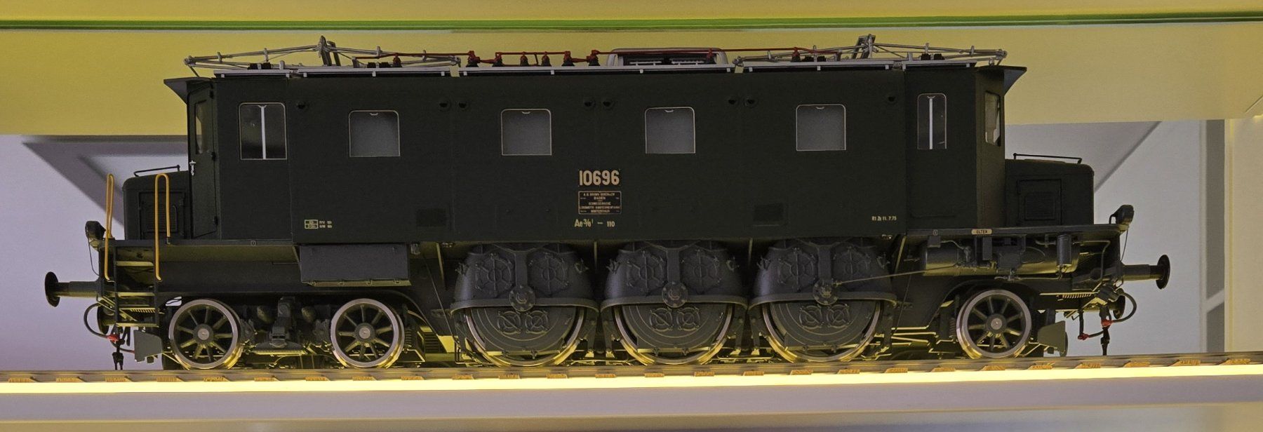 Fulgurex Modellini di ferrovie: Fulgurex Ae 3/6 Vitrinenmodell mit ESU – Usato da Unterengstringen venduto da Priscus