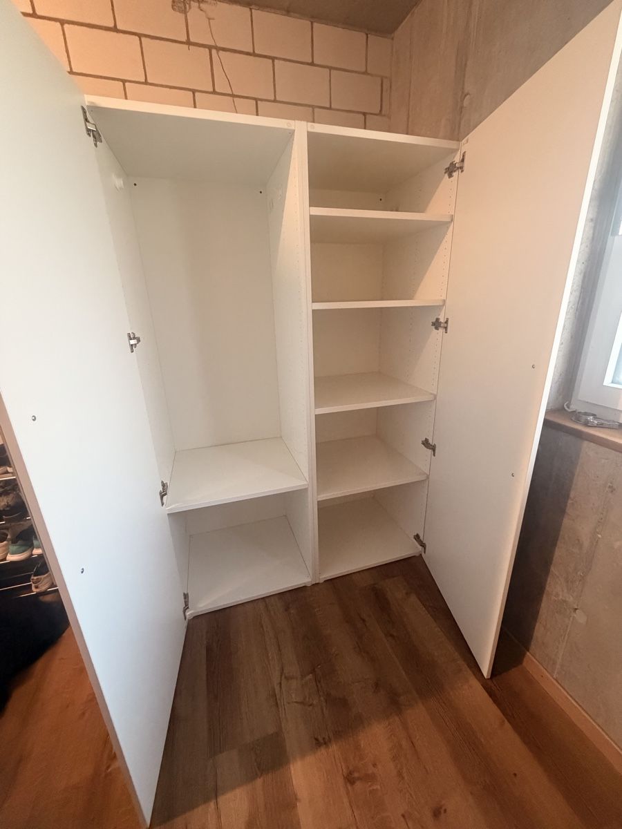 Schränke: Schrank weiss/grau – Gebraucht aus Balterswil von new_one-123 1