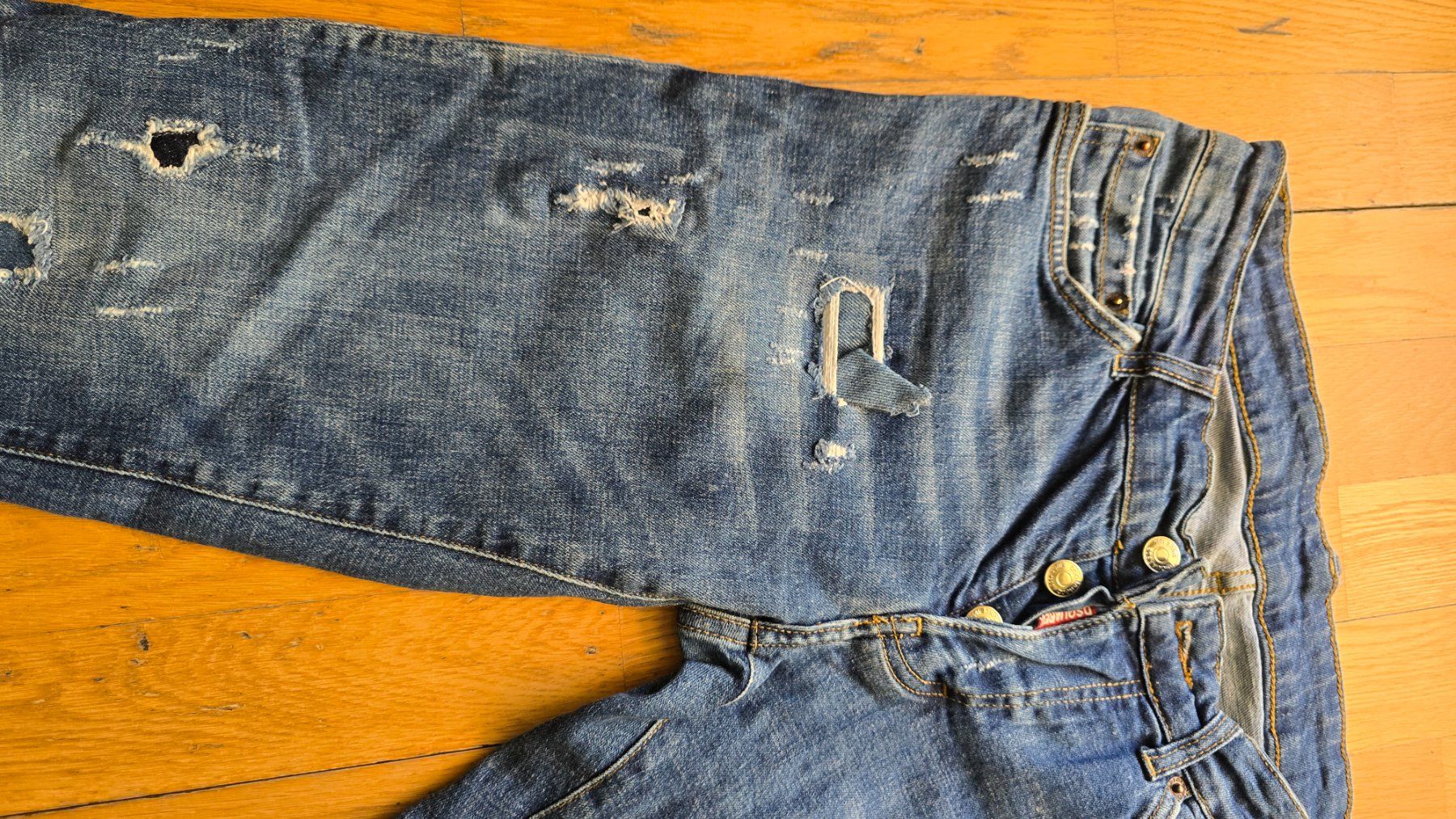 Dsquared2 Jeans: Dsquared2 Jeans – Gebraucht aus Emmenbrücke von meu_2j8p 3