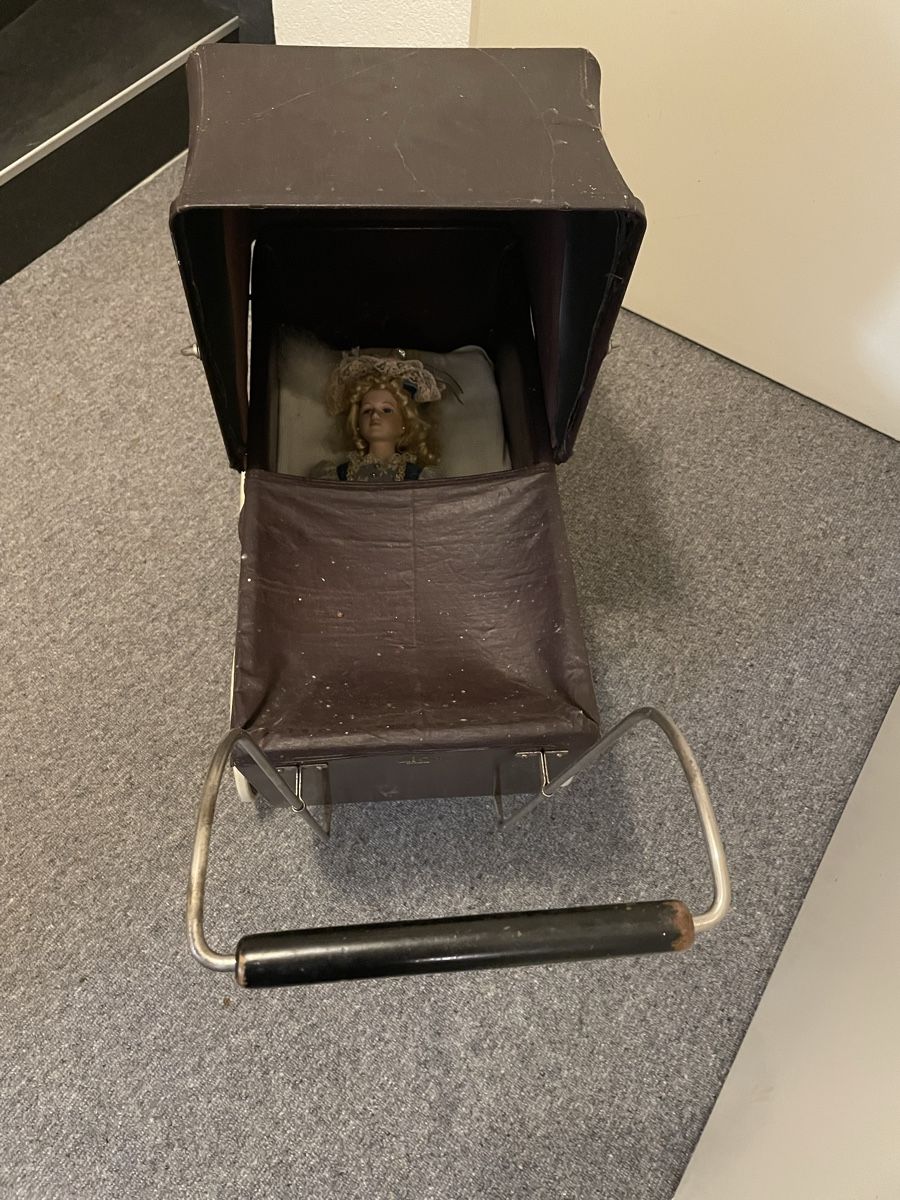 Wisa Gloria Carrozzine: Antiker Kinderwagen von Wisa Gloria – Usato da Weinfelden venduto da LaurenzB 1