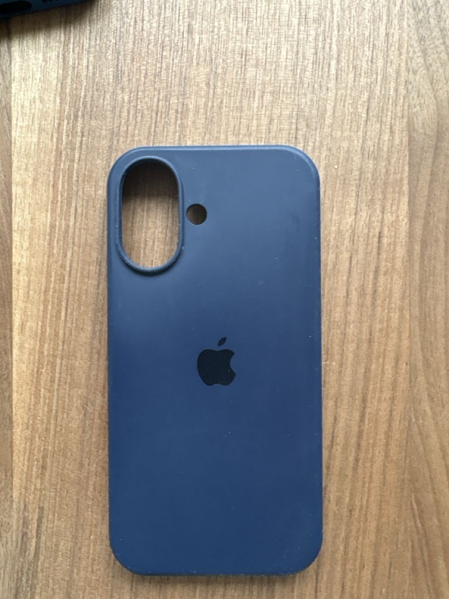 Apple Covers & Schutzfolien: Iphone 16 case / cover – Gebraucht aus Zürich von Asybb