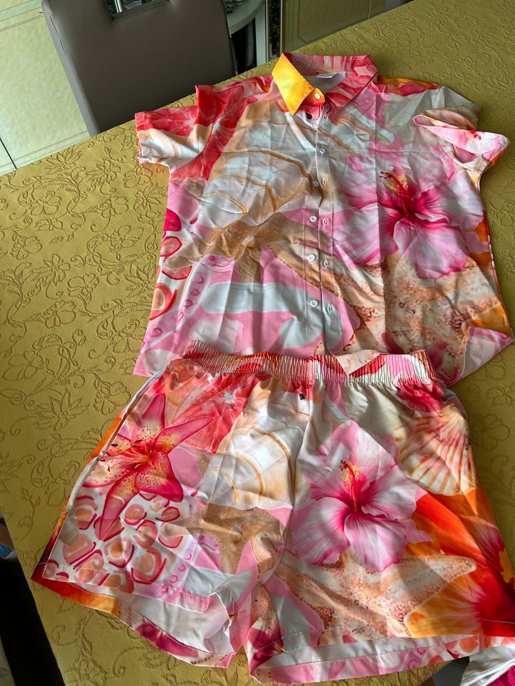 Kleiderpakete: Completo camicia e pantaloncini tg.L – Gebraucht aus Melano von H-Sara