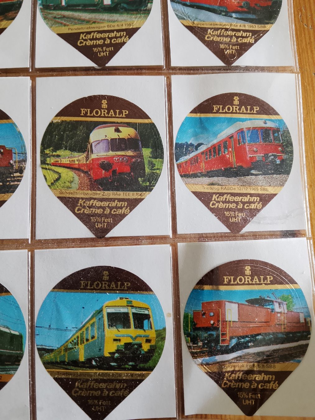 Floralp Kaffeerahmdeckel: Kaffeerahmdeckeli – Gebraucht aus Volken von katz5 4