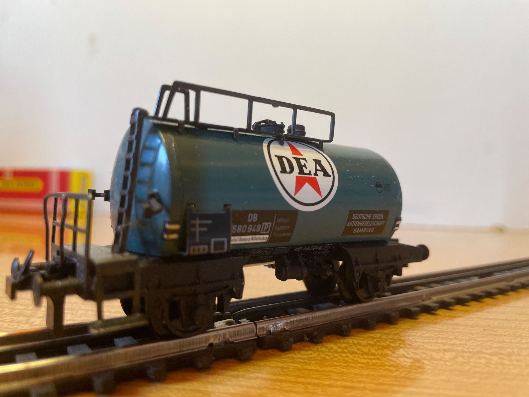 Trix Modellini di ferrovie: Trix Express H0 3462: DEA Kesselwagen, DB – Usato da Suhr venduto da Daneli7