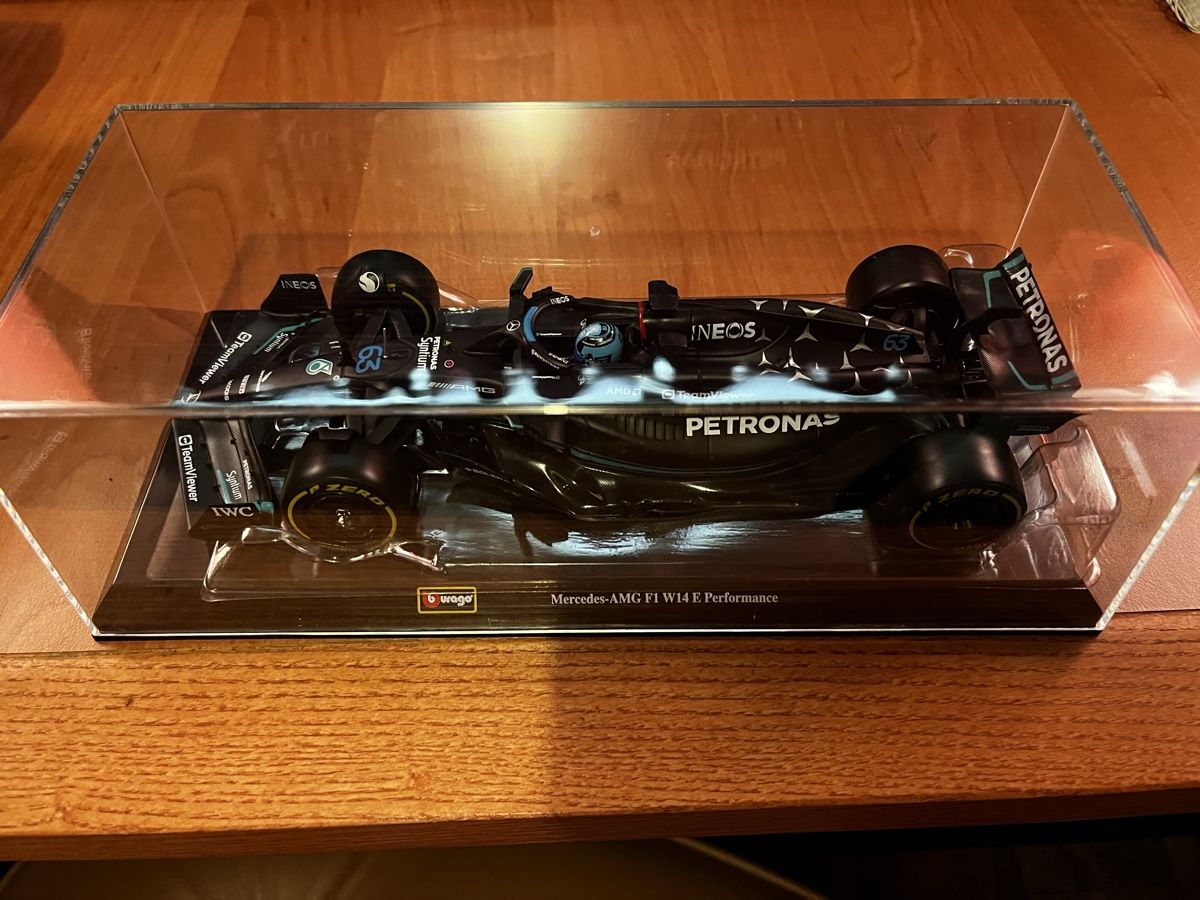 Bburago Modellautos: Bburago F1W14E – Neu und originalverpackt aus La Tour-de-Peilz von m.bedwani 1