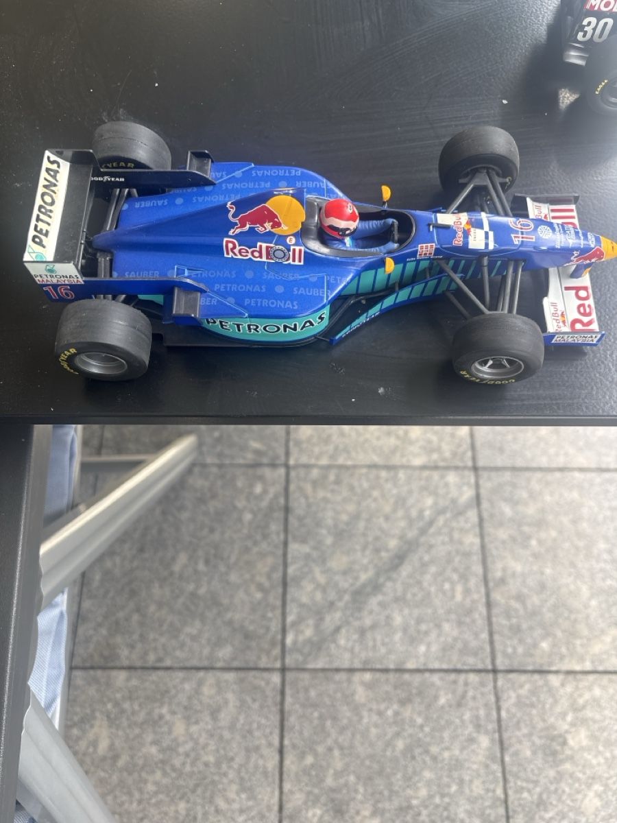 Modellautos: Sauber F1 Modelle C12 und C16  – Neu (gemäss Beschreibung) aus Volketswil von 1970rog 1