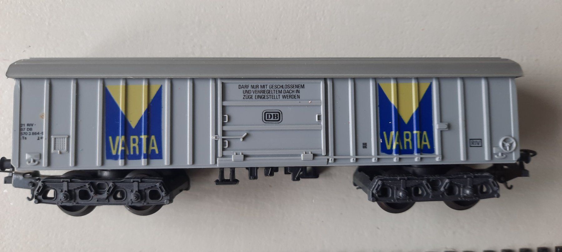 Lima Modellini di ferrovie: Lima 303183 DB, Schwenkdachwagen "VARTA" – Usato da Amriswil venduto da fel_pyg2