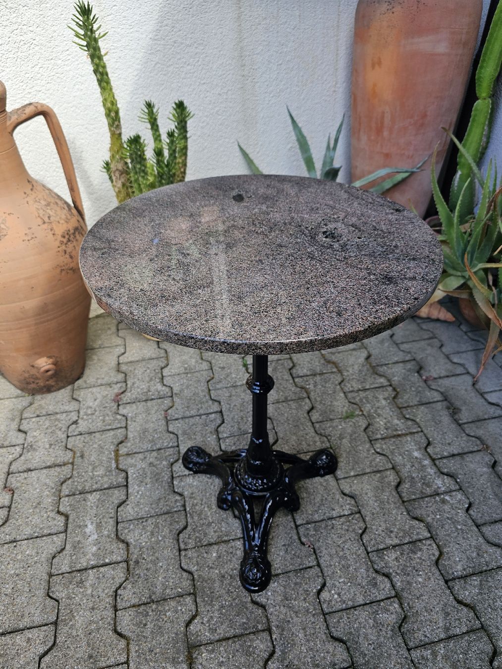 Tavoli: Bistrotisch Granittisch 1 Metallstuhl – Usato da Villnachern venduto da hasta08 1