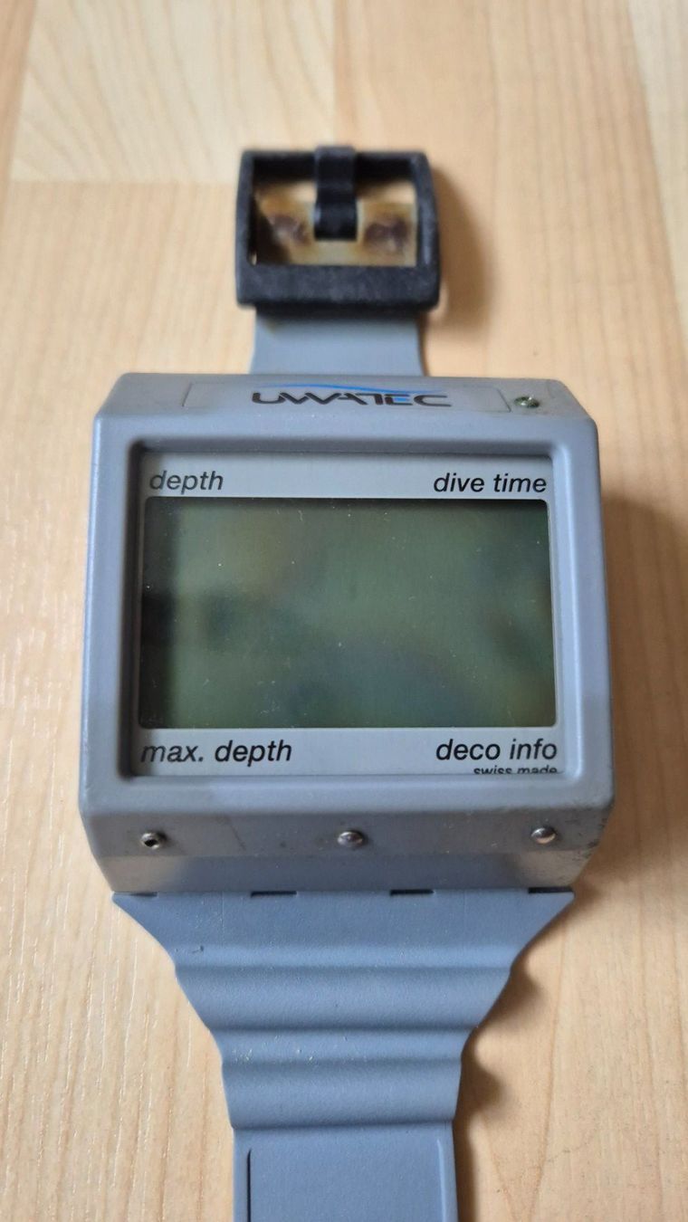 Montres: Uwatec - Aladin Pro Tauchcomputer – Défectueux à Dornach par SolaRich 2