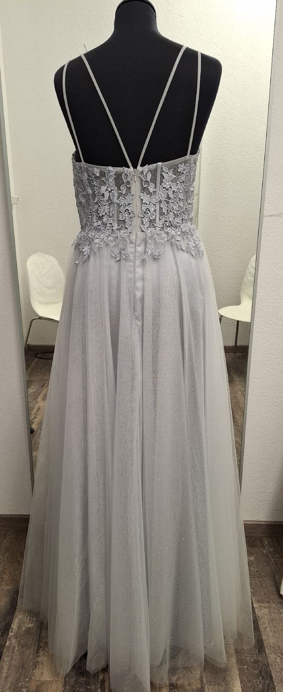 Vestiti: Kleid Silvergrey – Nuovo (secondo la descrizione) da Uster venduto da VMT. 3