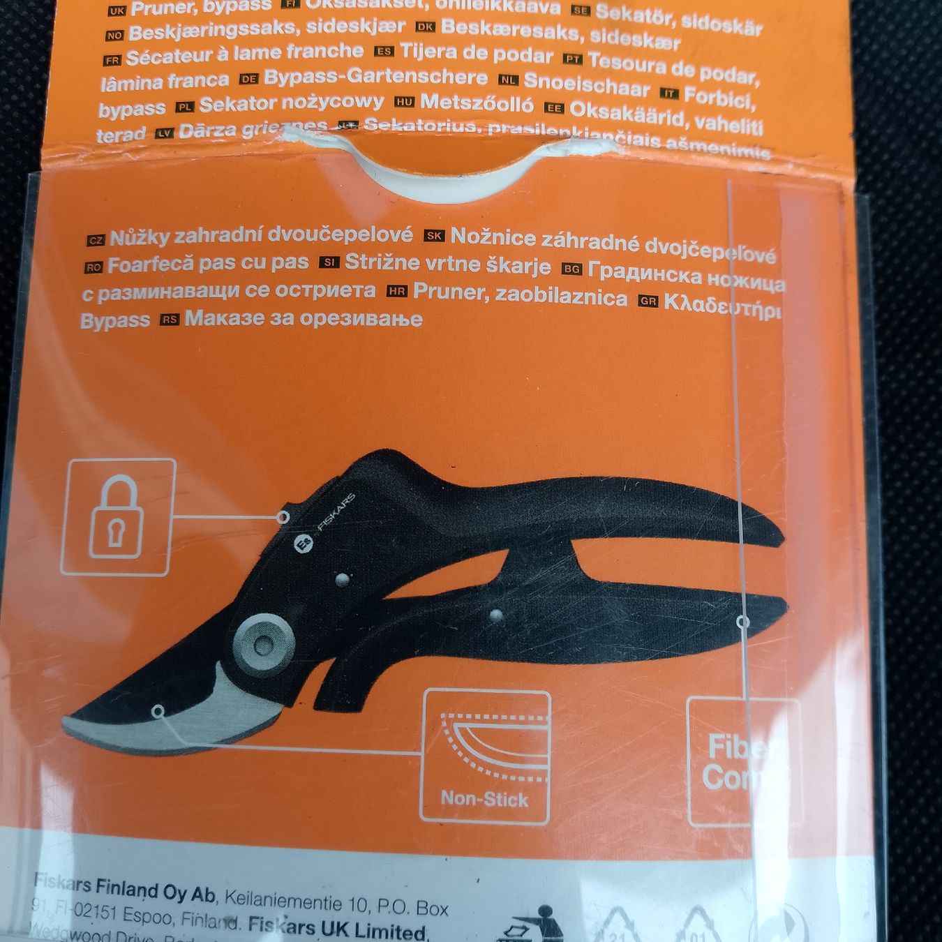 Fiskars Tutti gli attrezzi: Fiskars Essential Bypass Gartenschere - Neu – Nuovo e nell'imballaggio originale da Luzern venduto da toenu23 1
