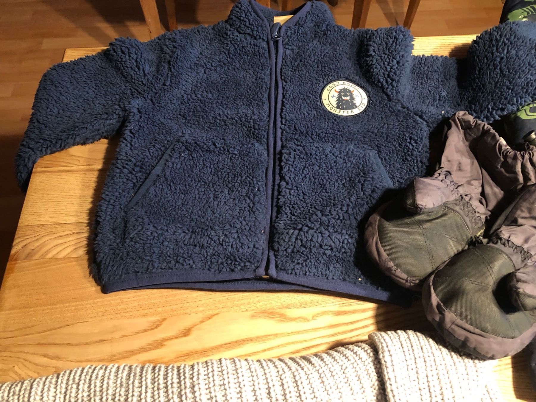 Lotti & Set di vestiti: 8-teiliges Knaben Paket Gr. 92 – Usato da Röschenz venduto da Tashroal 3