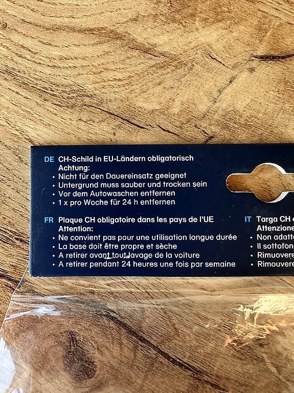 Calamite: CH-Schild fürs Auto, magnetisch – Nuovo e nell'imballaggio originale da Seuzach venduto da mar_5mtf 1