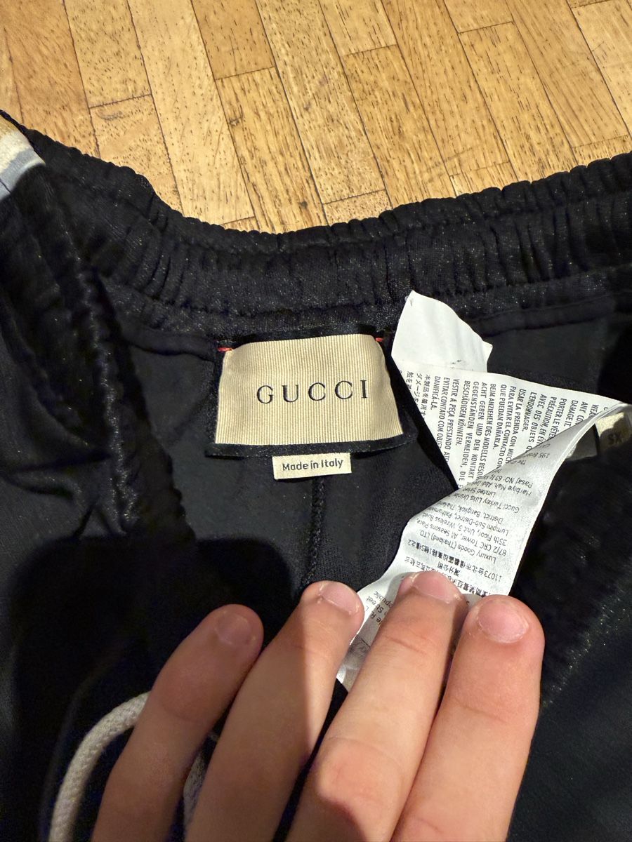 Gucci Pantaloni: Gucci Monogram Shorts – Usato da Genève venduto da SG_73 1