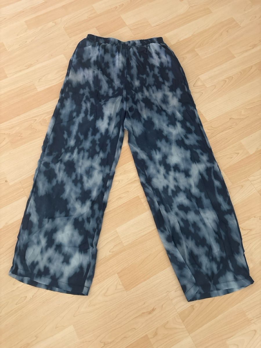 Pantaloni: Hosen mit Batikmuster blau-grau Grösse M, NEU – Nuovo (secondo la descrizione) da Winterthur venduto da Petra071