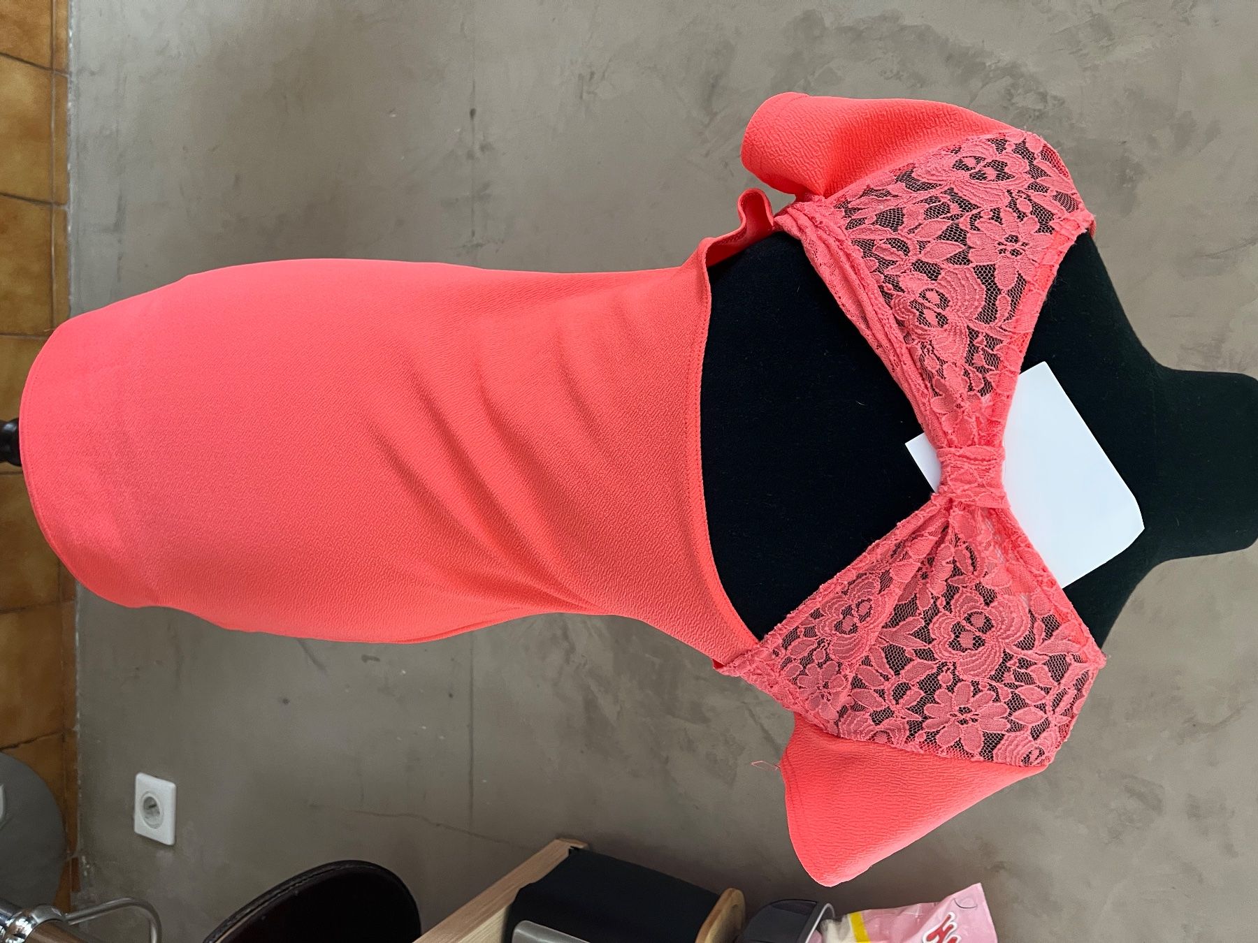 Vestiti: Robe moulante rose fluo Taille S – Usato da Veyrier venduto da kimedovapa 1
