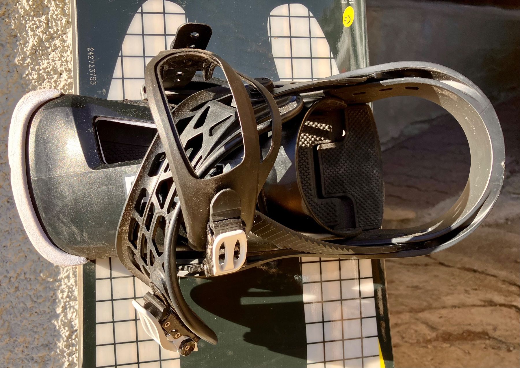 Bataleon Board: Bataleon Snowboard Evil Twin 159 Wide mit Burton Bindung – Nuovo (secondo la descrizione) da albinen venduto da Pethoq 4