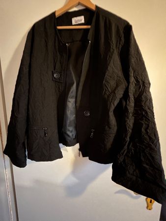 Jacke kurz, schwarz, Gr. 44