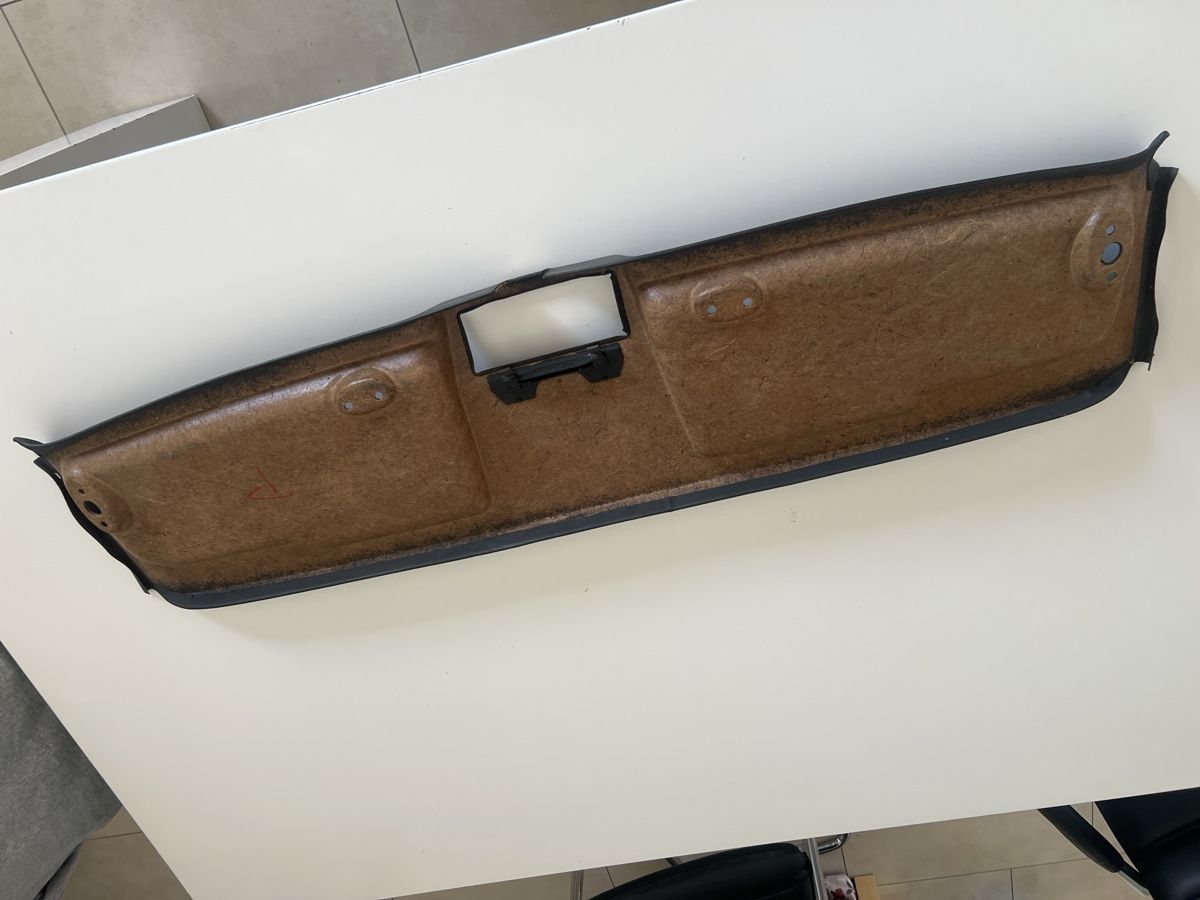 BMW Tutti pezzi di ricambio auto: BMW E30 – Usato da Poliez-Pittet venduto da Spounce 4