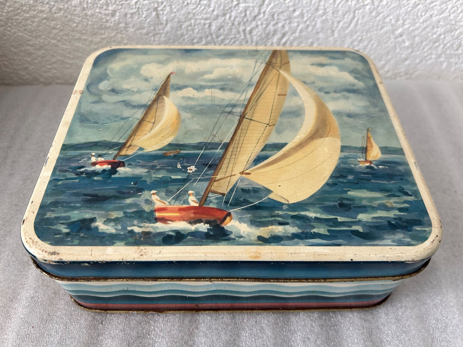 Tutte le decorazioni: Vintage Blechdose mit Segelschiffen – Usato da La Chaux-de-Fonds venduto da jacq_LaTsch0