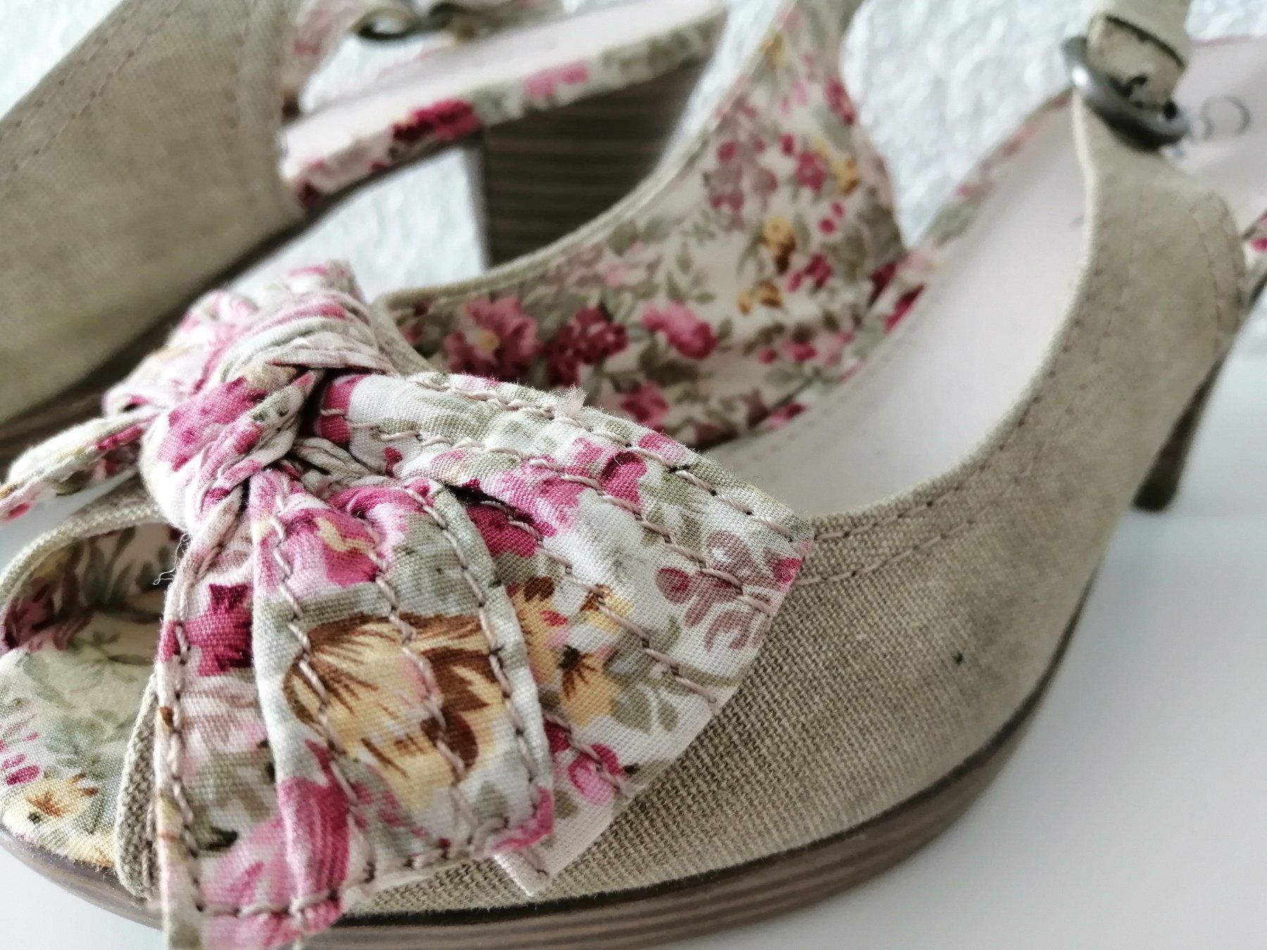 Damenschuhe: Sommerschuhe beide-rosa (Grösse 36) – Gebraucht aus Aeschi (SO) von clementinli 2