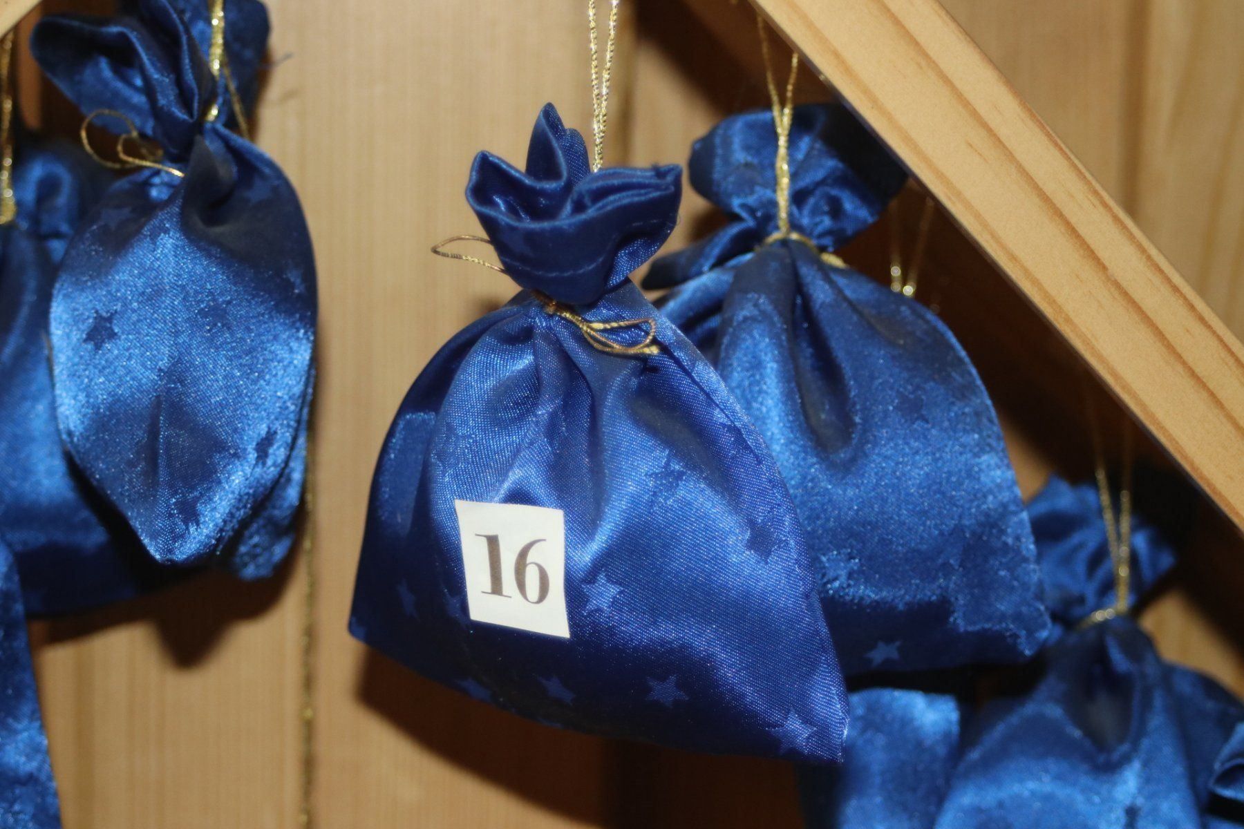 Calendari: Adventskalender Himmelsleiter – Usato da St. Gallen venduto da Razoon77 3