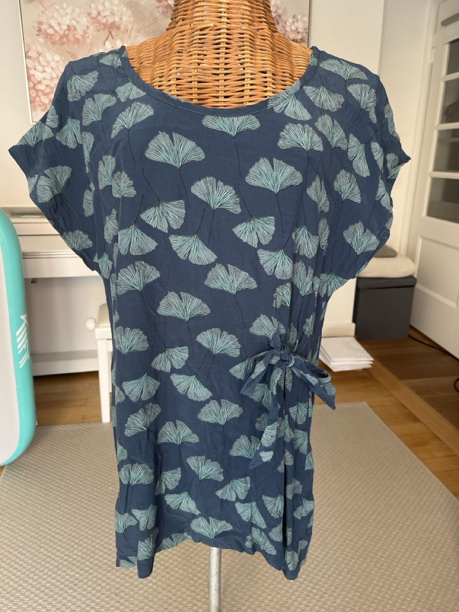 Tops: Masai Oberteil Ginkgo Muster, M – Gebraucht aus Solothurn von Bobesch08