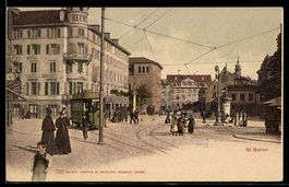 AK St. Gallen, Straßenpartie mit Häusern, Litfaßsäule, Straß