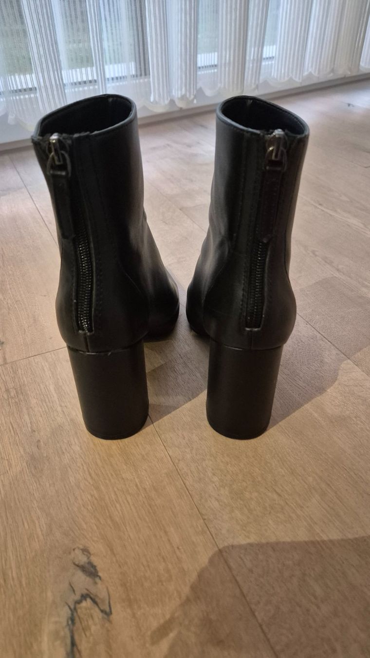Mango Damenschuhe: Elegante Stiefelette Mango – Gebraucht aus Brügg BE von Tub_san 1