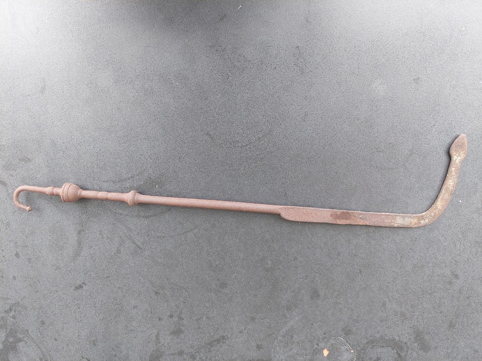 Tutti gli attrezzi: Alter Schürhaken, ca. 52 cm lang – Usato da Brunnen venduto da Livianda