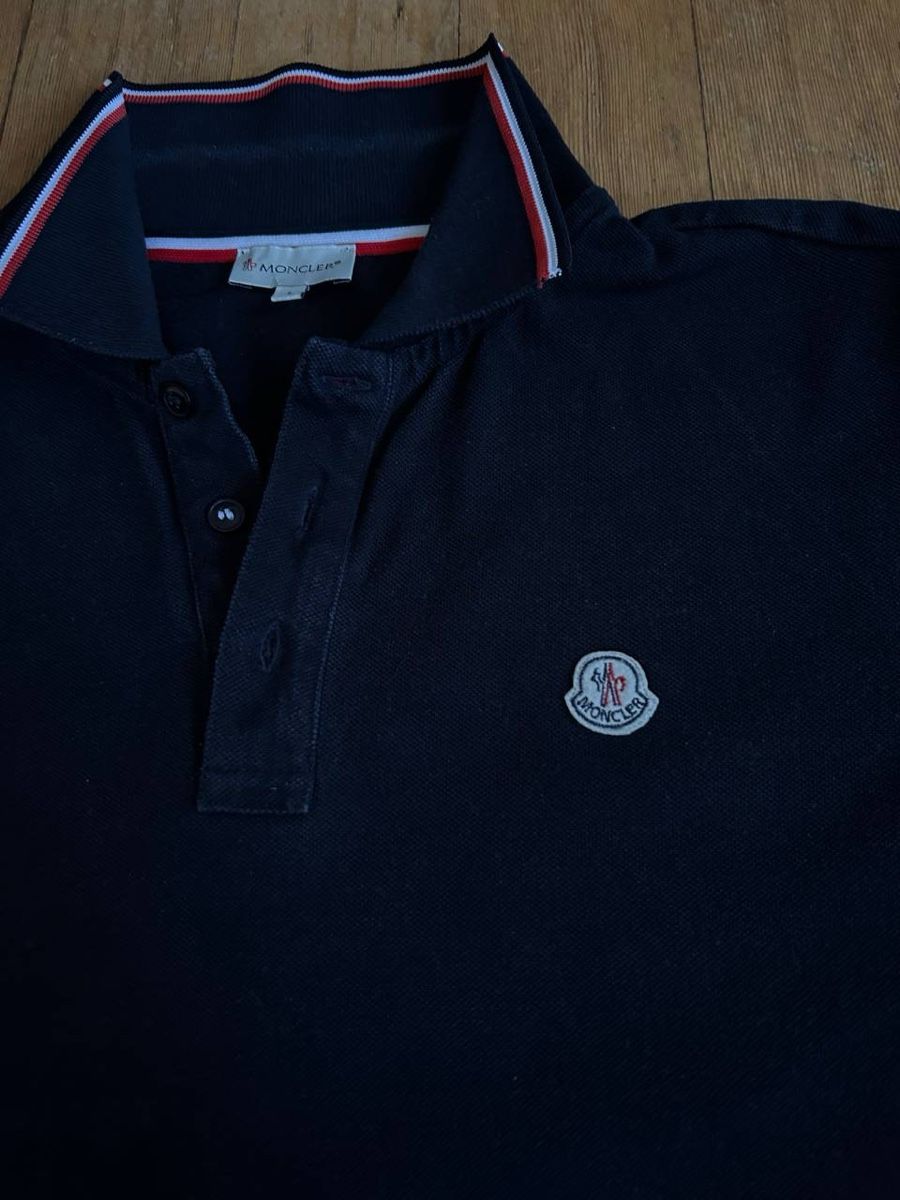 Moncler Magliette Polo: Polo Shirt Moncler – Nuovo (secondo la descrizione) da Bern venduto da Skandez 1