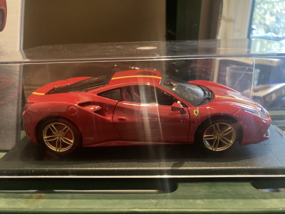 Ferrari Modellini d'auto: Ferrari 488 GTB 1/24 hachette burago – Nuovo (secondo la descrizione) da Versoix venduto da Jeannot57 2