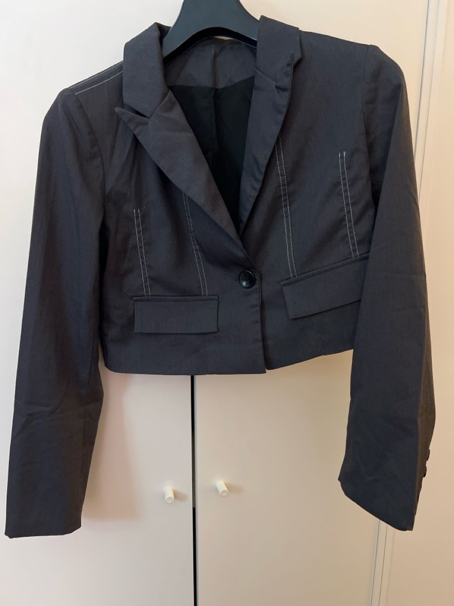 Completi & Tailleur: ensemble Veste courte + jupe plissée, taille S – Usato da Renens VD venduto da sar_bwz5 1