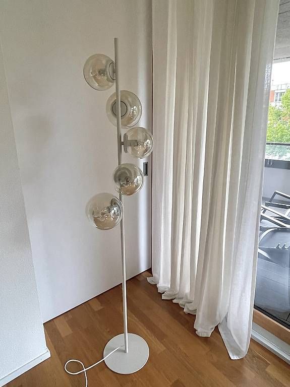 Lampade: Stehlampe Casey beige aus Glas – Usato da Meilen venduto da SabrinaK1992 1