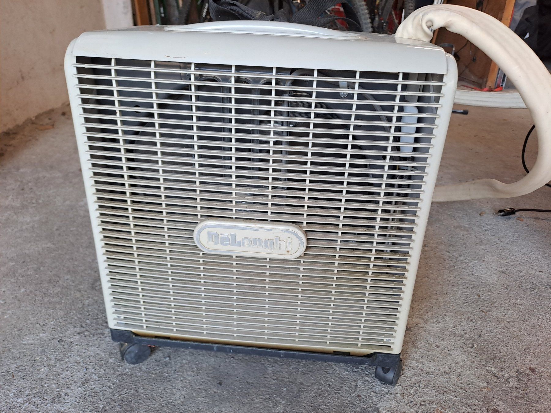 De'Longhi Condizionatori: Mobile Split-Klimaanlage De'Longhi Pinguino – Usato da Burg AG venduto da  4