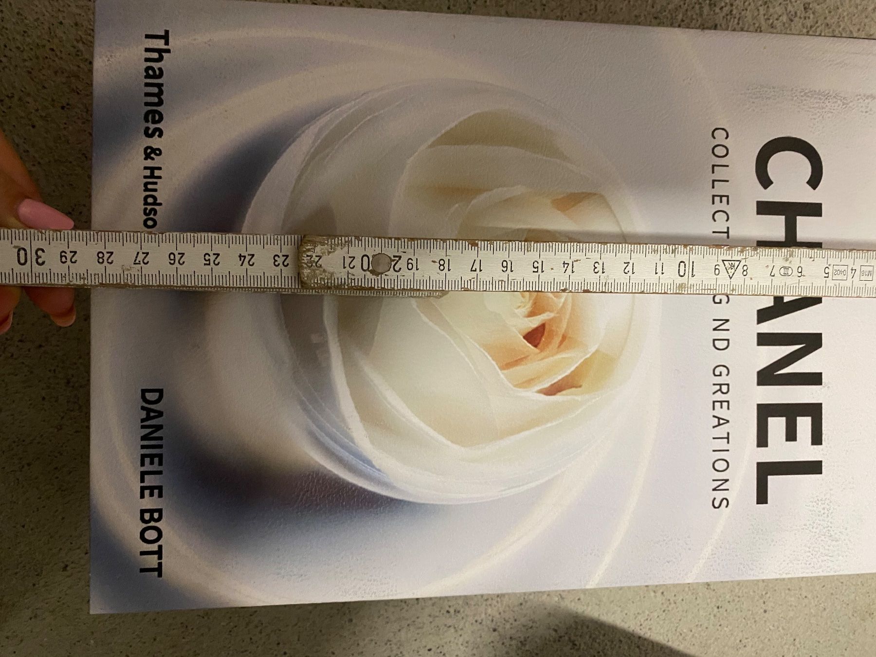 Tutte le decorazioni: Dekobücher chanel 3 stück – Usato da Zürich venduto da SS59 2