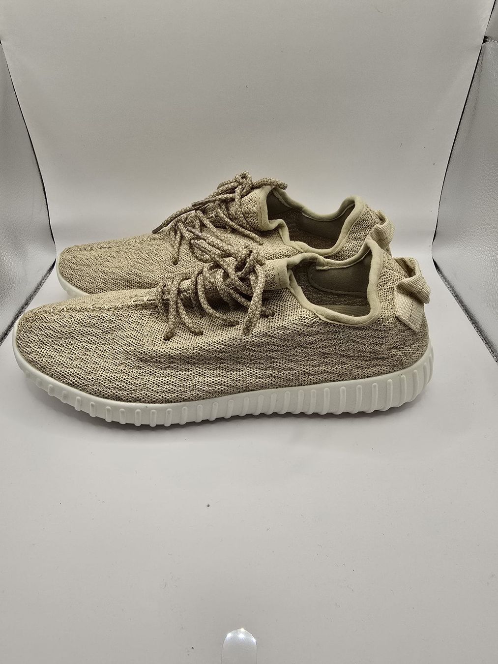 Herrenschuhe: Baskets tendance légères, pointure 43, couleur beige – Neu (gemäss Beschreibung) aus Neuchâtel von mel_6m7r 2