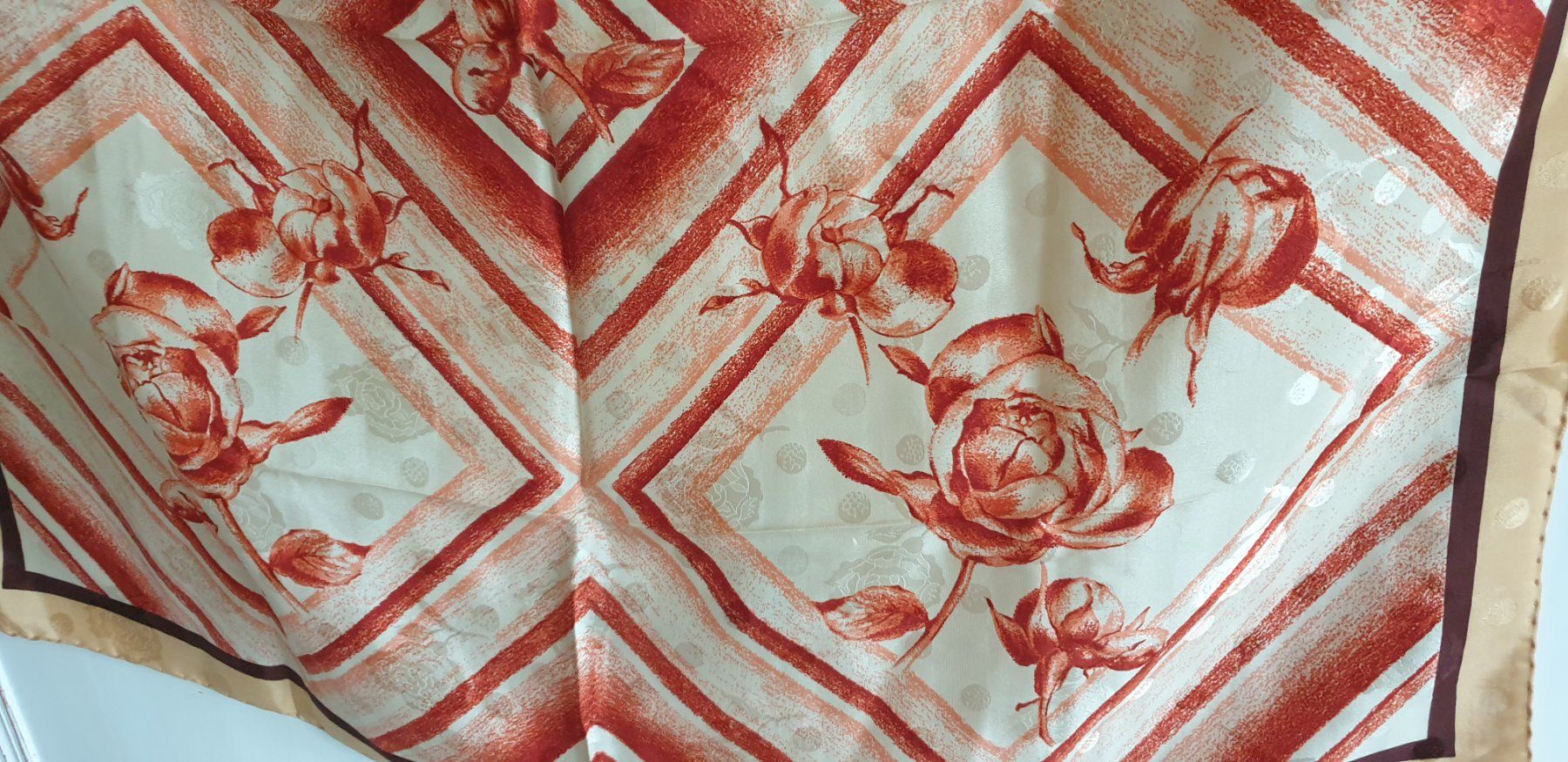 Foulard & Sciarpe: Foulard Emanuel Ungaro – Usato da Emmen venduto da magelan 3