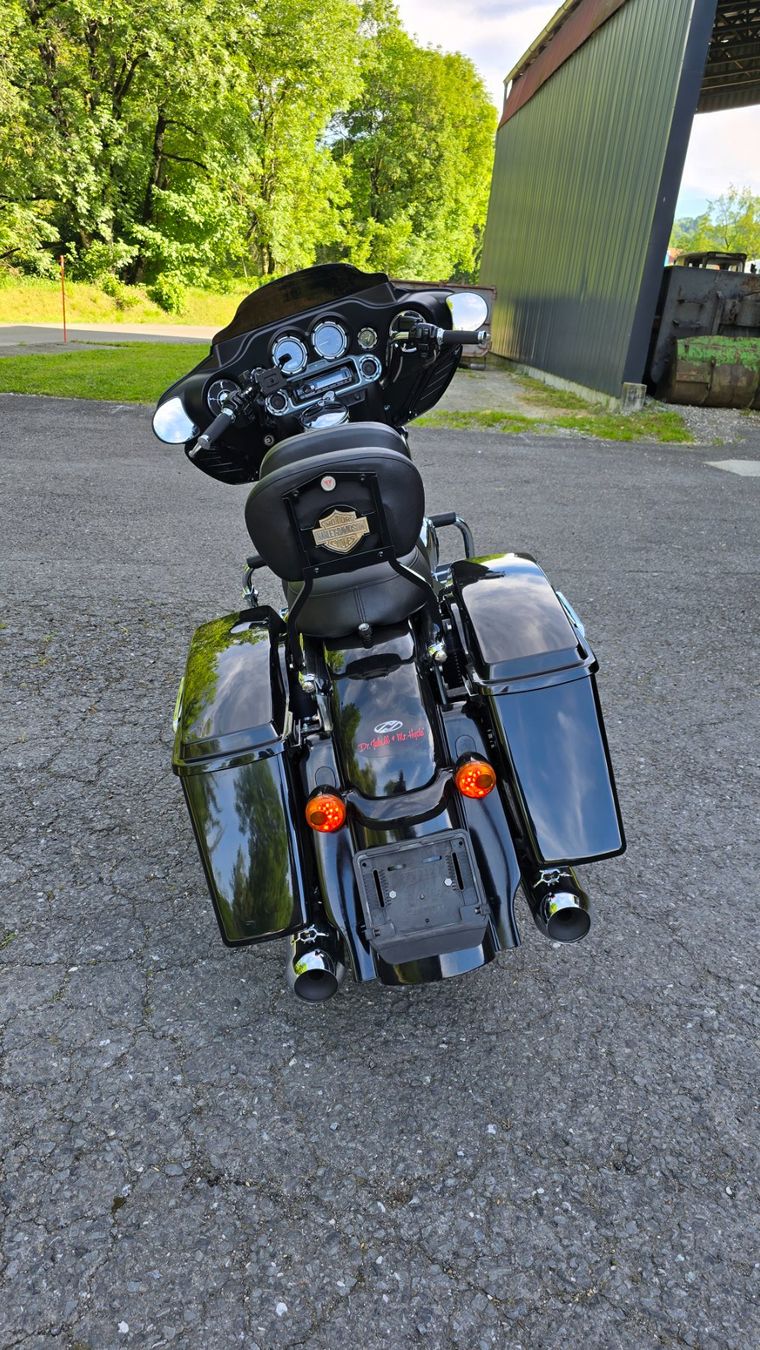 Harley-Davidson Touring: Harley-Davidson FLHTI, noire, super état! – Usato da Siviriez venduto da gad_6pqg 3