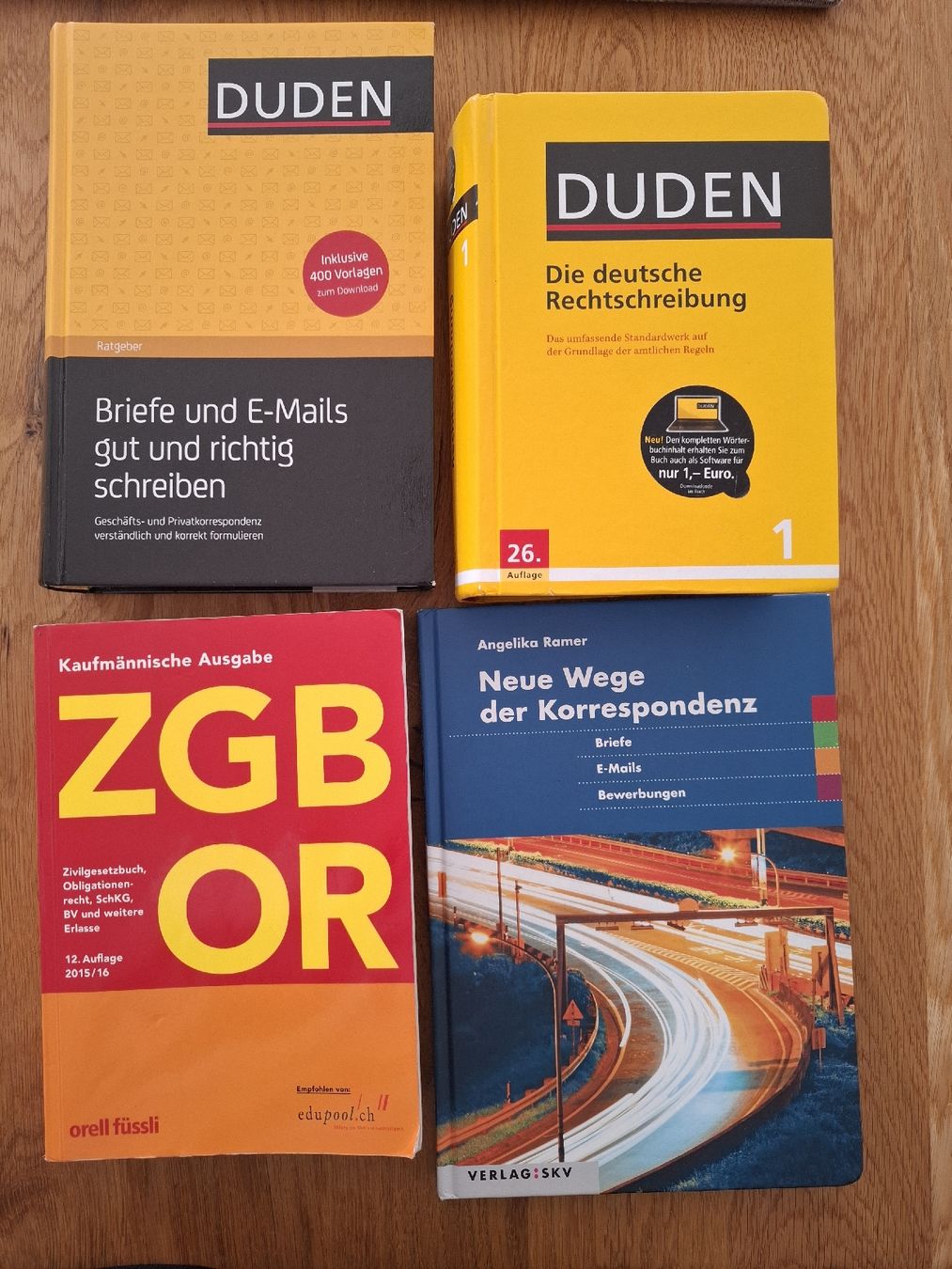 Libri: Bücherpaket: 2 Duden, ZGB OR, Korrespondenz – Usato da Siebnen venduto da kar_gxl6