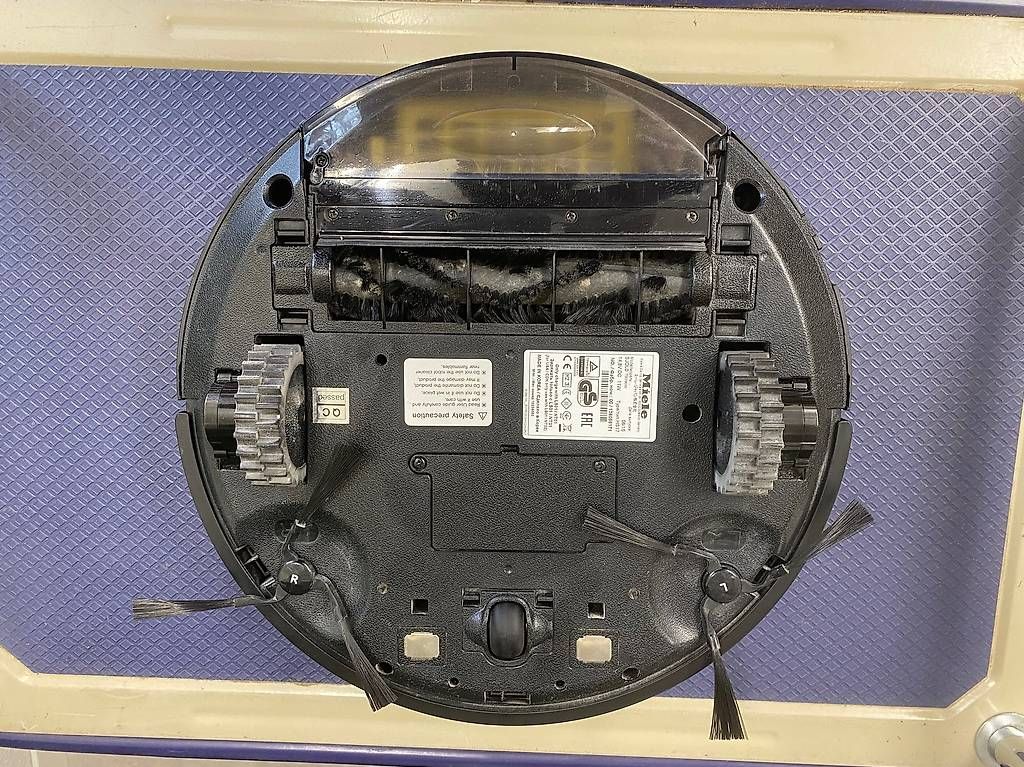 Miele Aspirapolveri & Accessori: Erstklassiger Staubsauger-Roboter Miele RX1 rot – Usato da Schaffhausen venduto da Galleria13_Brocki_SH 3