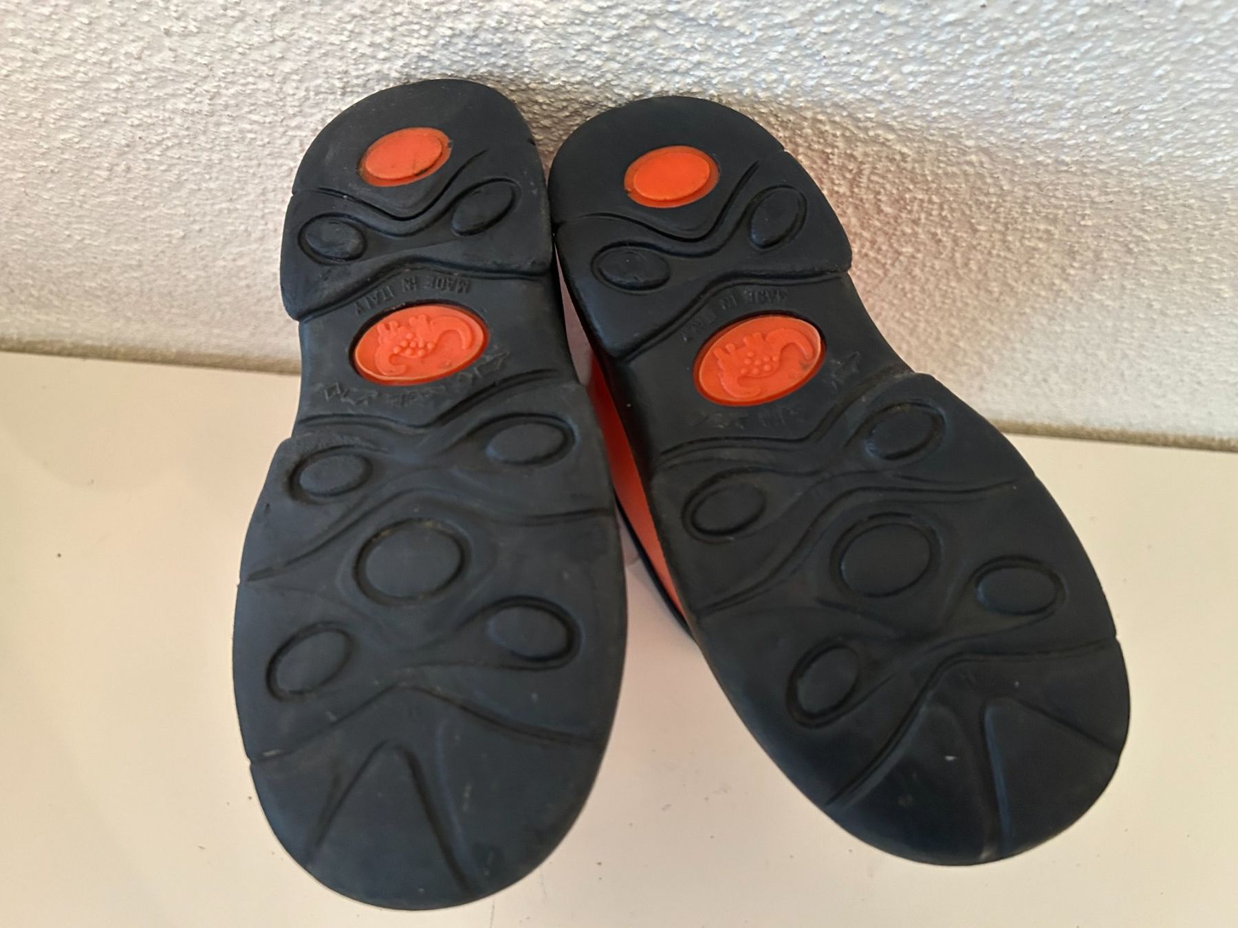Scarpe per ragazzi: Kinderstiefel orange, Grösse 29 – Usato da Buttisholz venduto da PIOTRCH 3