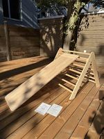 Ehrenkind, Kletter-/Piklerdreieck mit Rutsche
