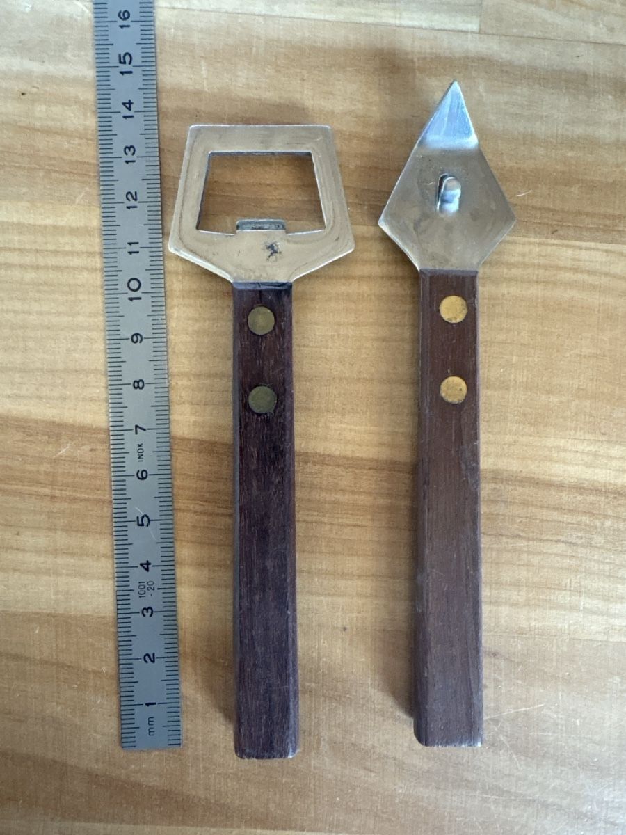 Elettrodomestici da cucina: Flaschenöffner Set mit Holz Griff – Usato da Rümlang venduto da euqinom16
