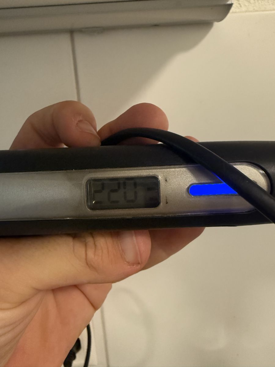 Remington Piastre & Arricciacapelli: Remington Glätteisen 220°C – Usato da Burgdorf venduto da lar_v9t6 2